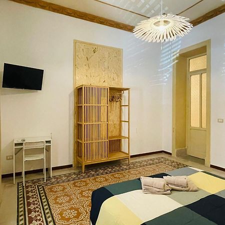 Olivuzza Rooms In Apartment Palermo Bagian luar foto