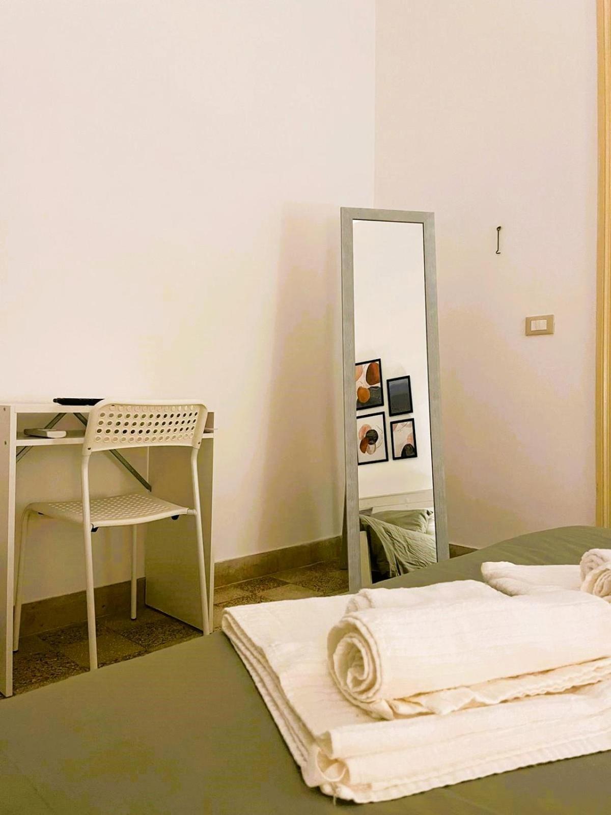 Olivuzza Rooms In Apartment Palermo Bagian luar foto