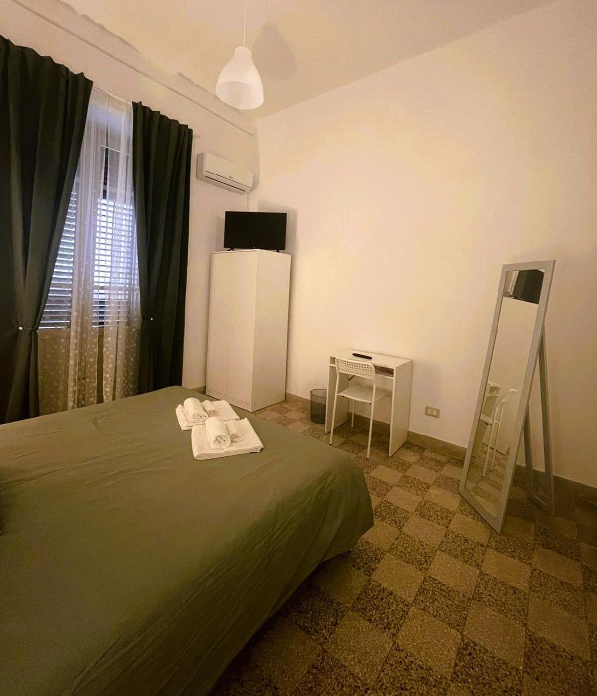 Olivuzza Rooms In Apartment Palermo Bagian luar foto