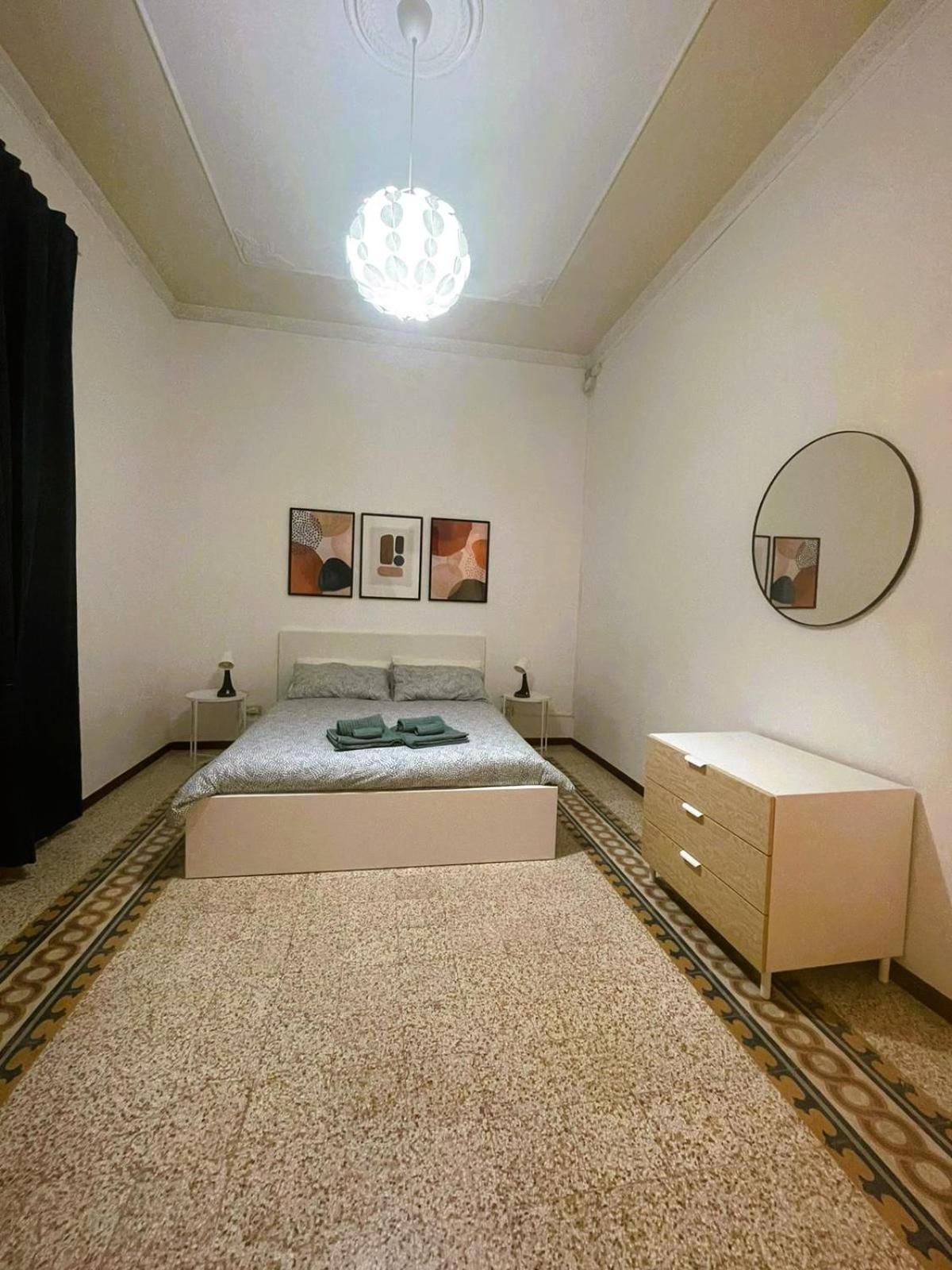 Olivuzza Rooms In Apartment Palermo Bagian luar foto