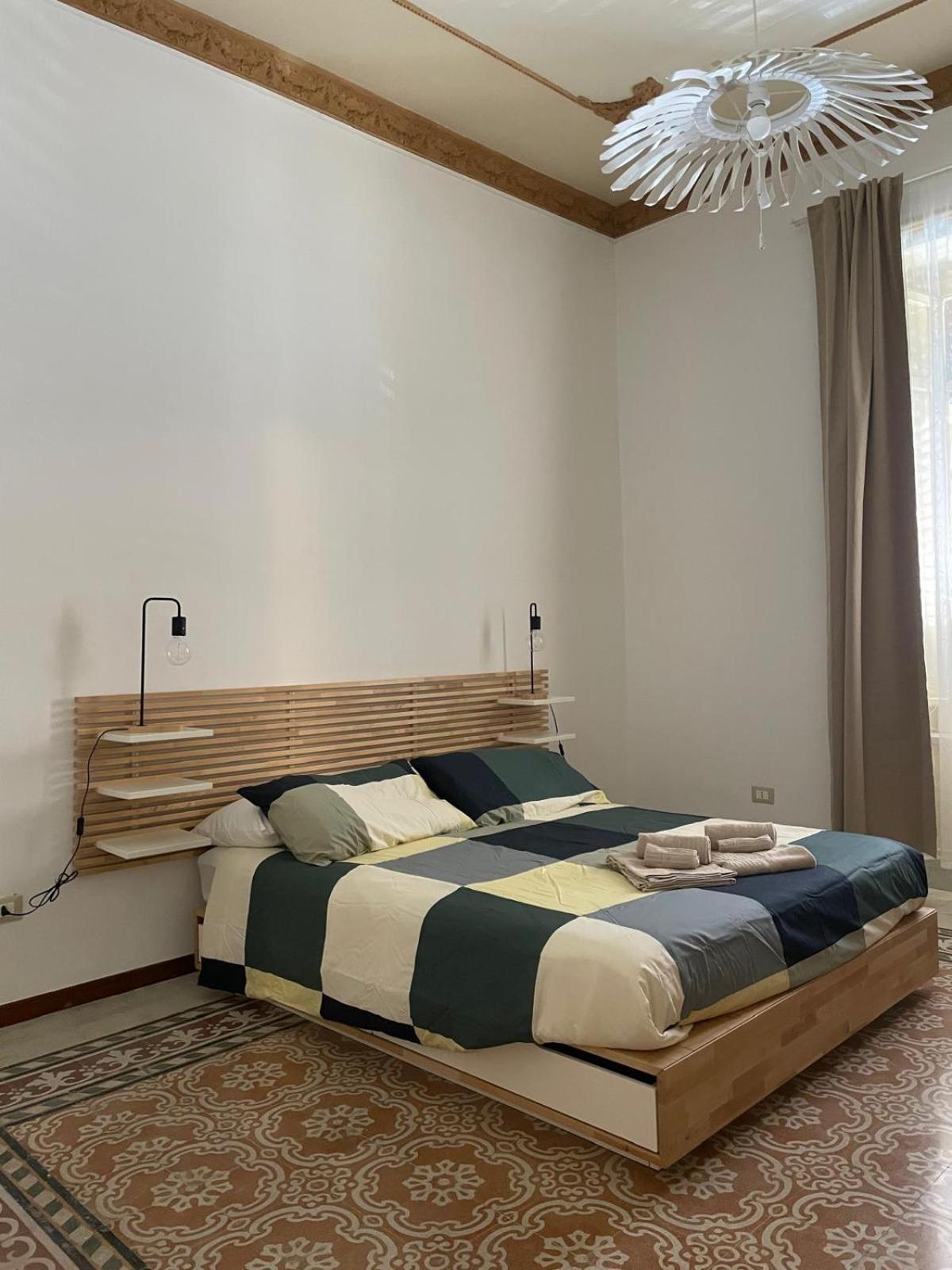 Olivuzza Rooms In Apartment Palermo Bagian luar foto
