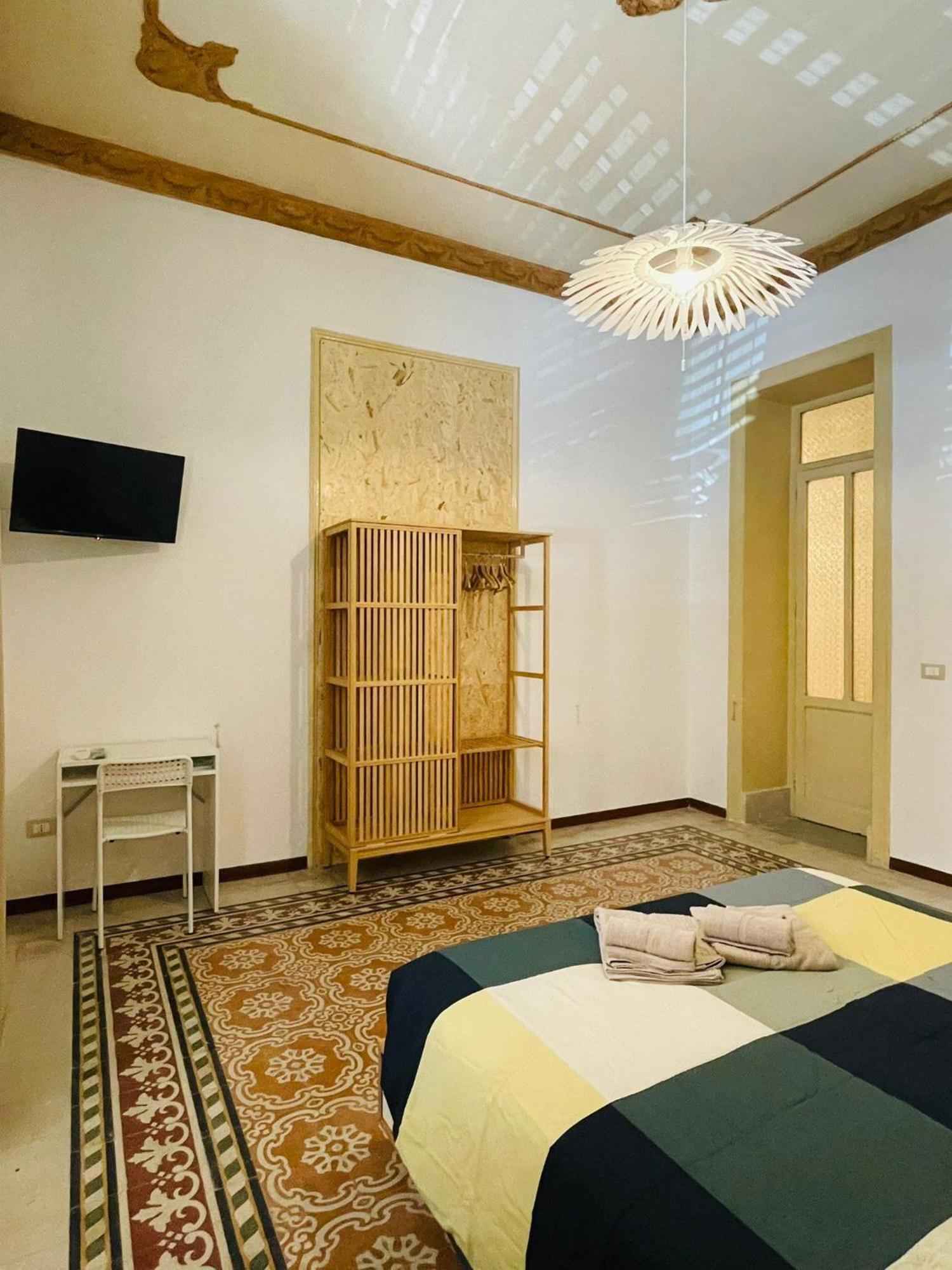 Olivuzza Rooms In Apartment Palermo Bagian luar foto