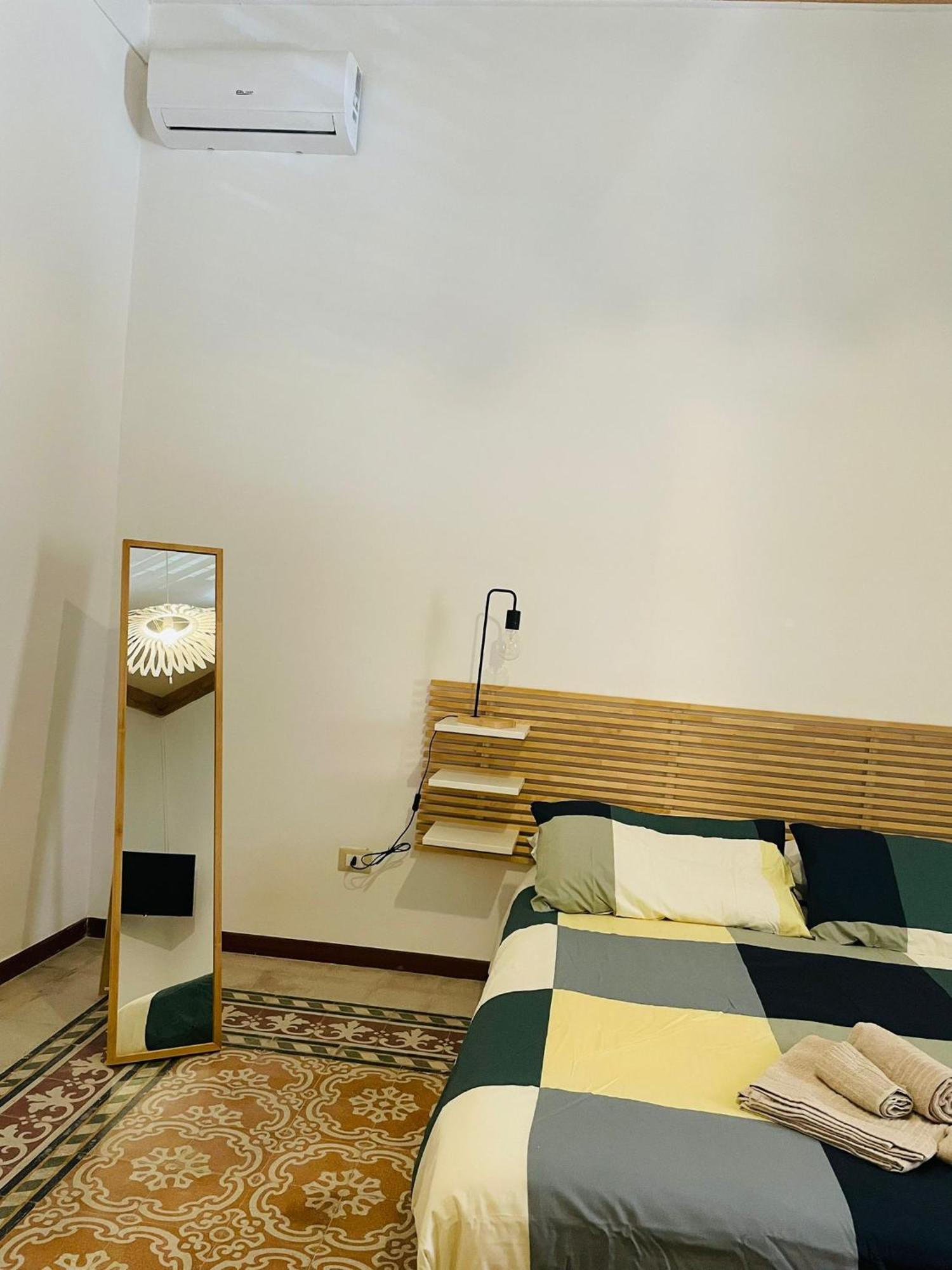 Olivuzza Rooms In Apartment Palermo Bagian luar foto